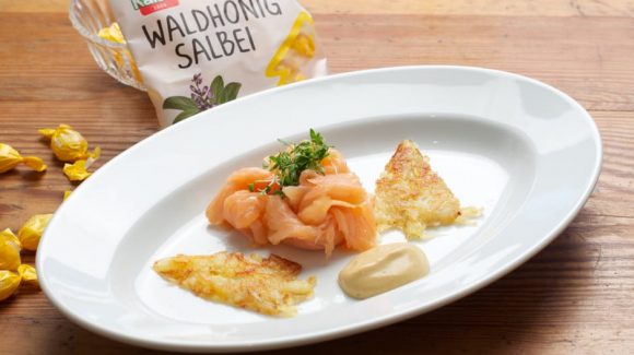 Step by Step Preparation of Salmon Starter and Roesti, Recipe as Kitchen Story with Video