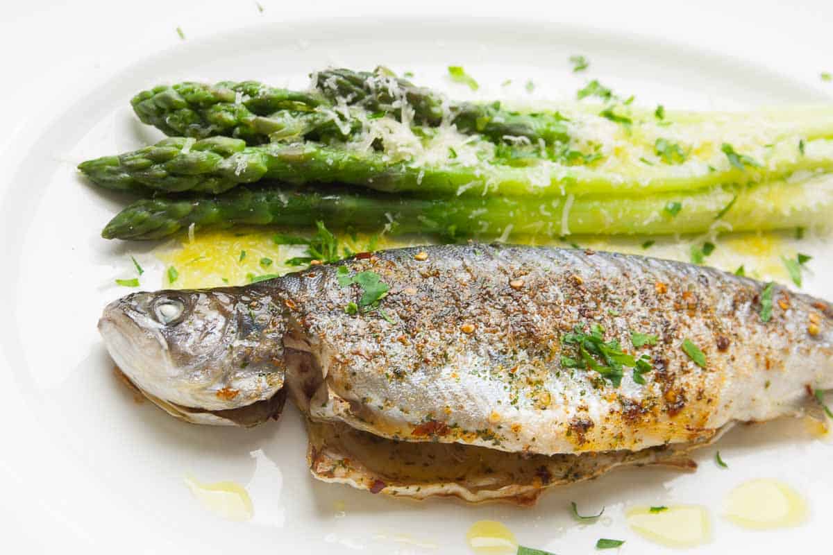 trout-in-the-oven-with-asparagus