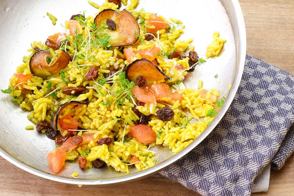 Curry rice with vegetables, such a colorful vegan dish is simply fun and tastes good!