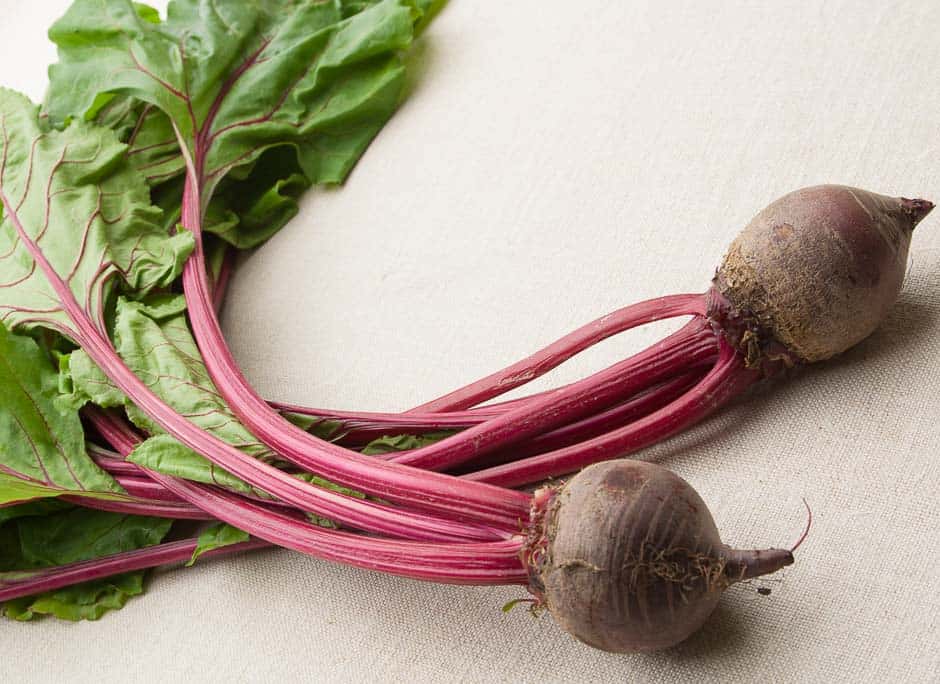 Beetroot or beetroot fresh with turnip tops