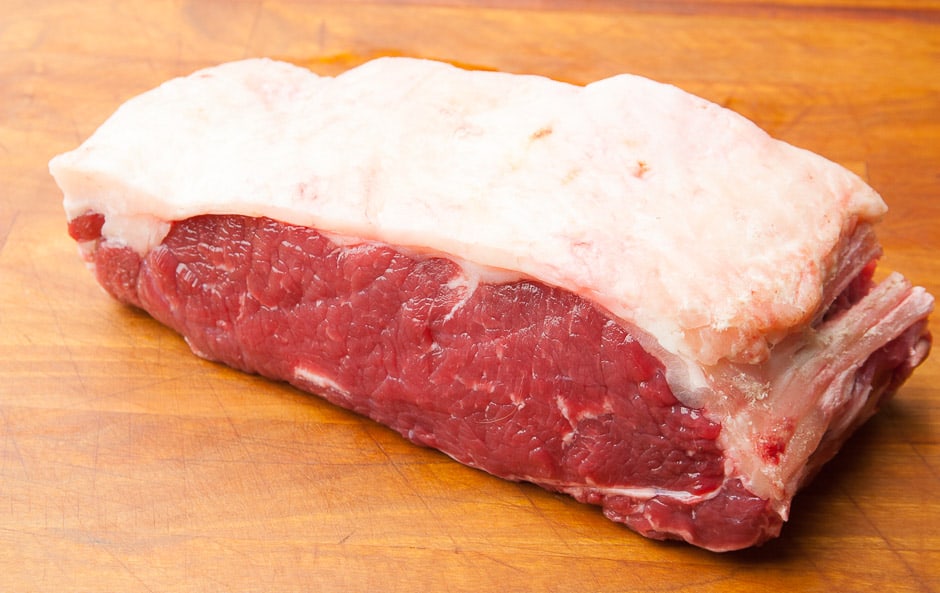 The roast beef, also called beef sirloin, is the right meat for onion roast