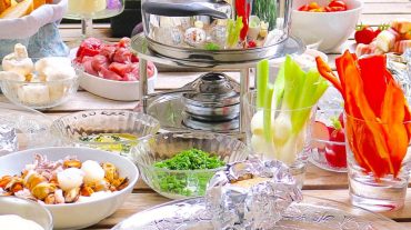 Fondue tips and ideas for New Year's Eve for soup fondue and fat fondue