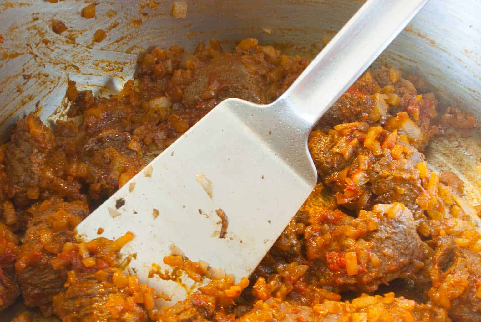 Beef goulash Roasted approach, that's how professional chefs and star chefs cook a beef goulash.