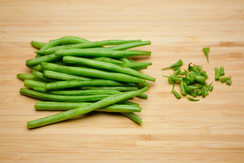 Clean fresh green beans