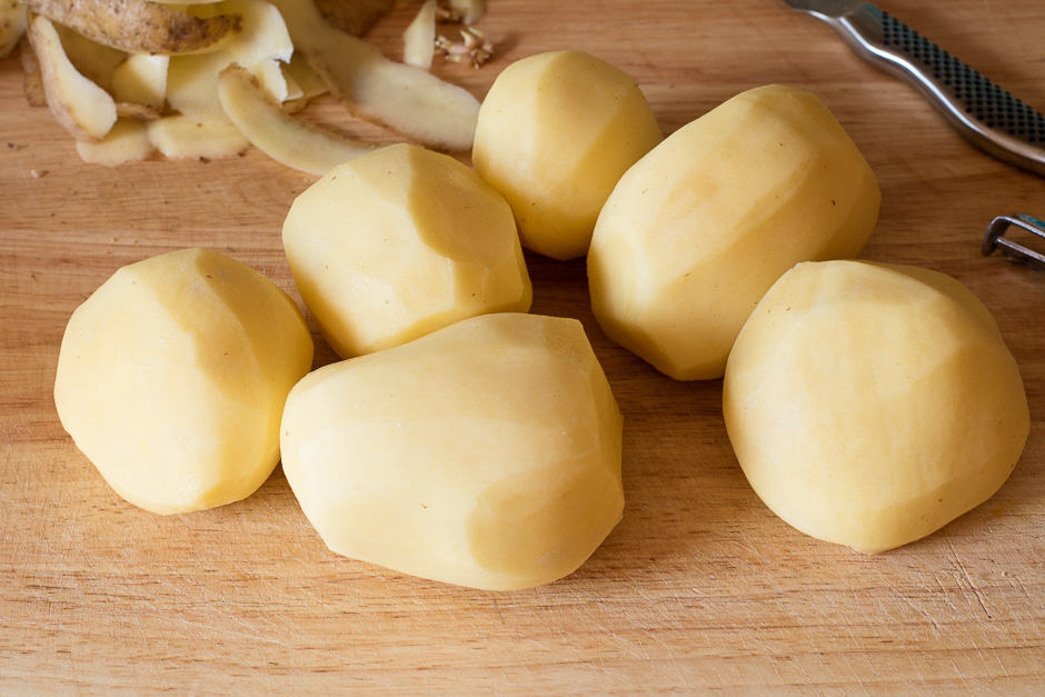 Potatoes for mashed potatoes, floury potatoes are the right ones.
