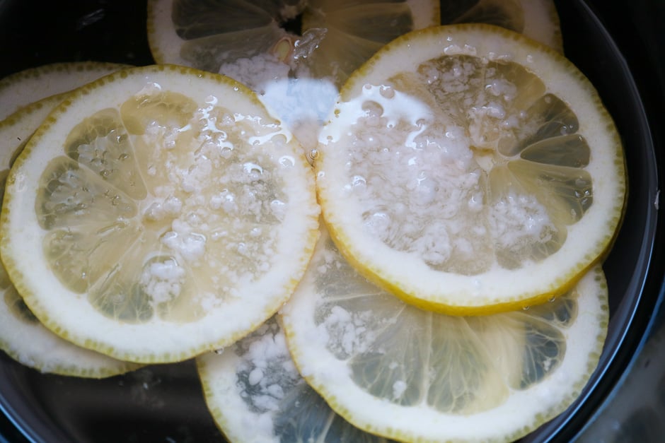 Lemon wedges when boiling in sugar water