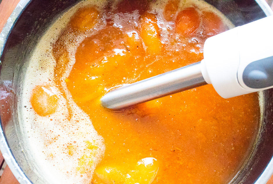 Process the apricot jam with the stabilizer.