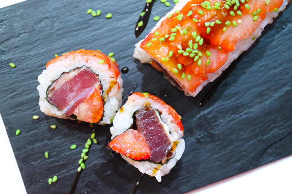 Tuna sushi with strawberries
