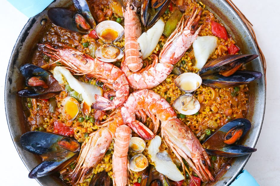 Paella pan directly from the oven to the table