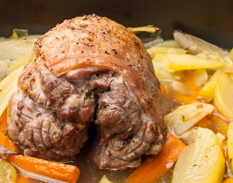 Turkey roll roast in a summery version