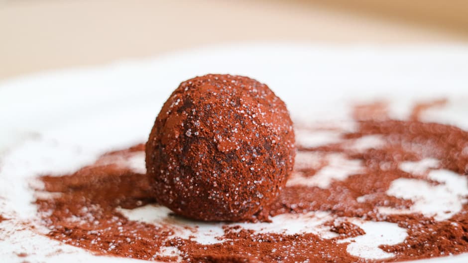 Rum balls turned in cocoa