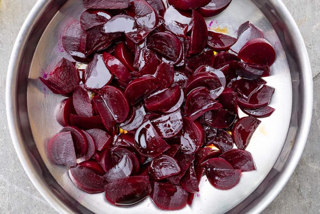 Cooked beetroot when marinating
