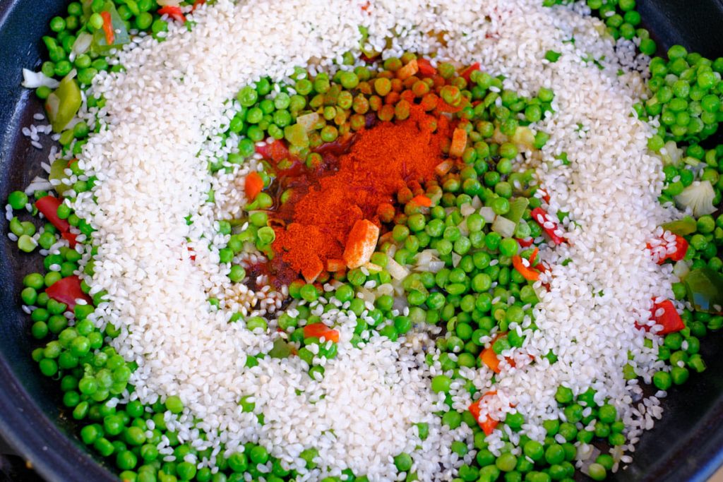 Rice with peas and peppers