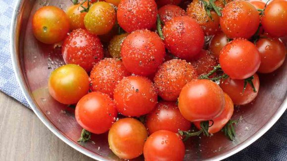 Tomato sauce fresh tomatoes recipe image