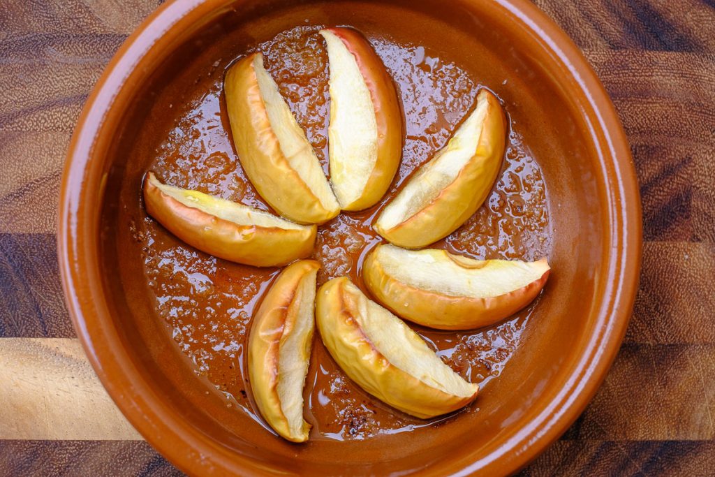Cooked apple wedges
