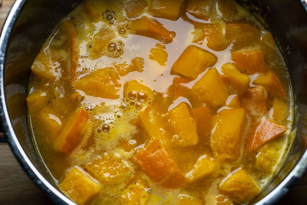 pot cook pumpkin soup