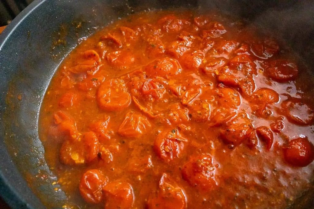 Tomato soup in a pot