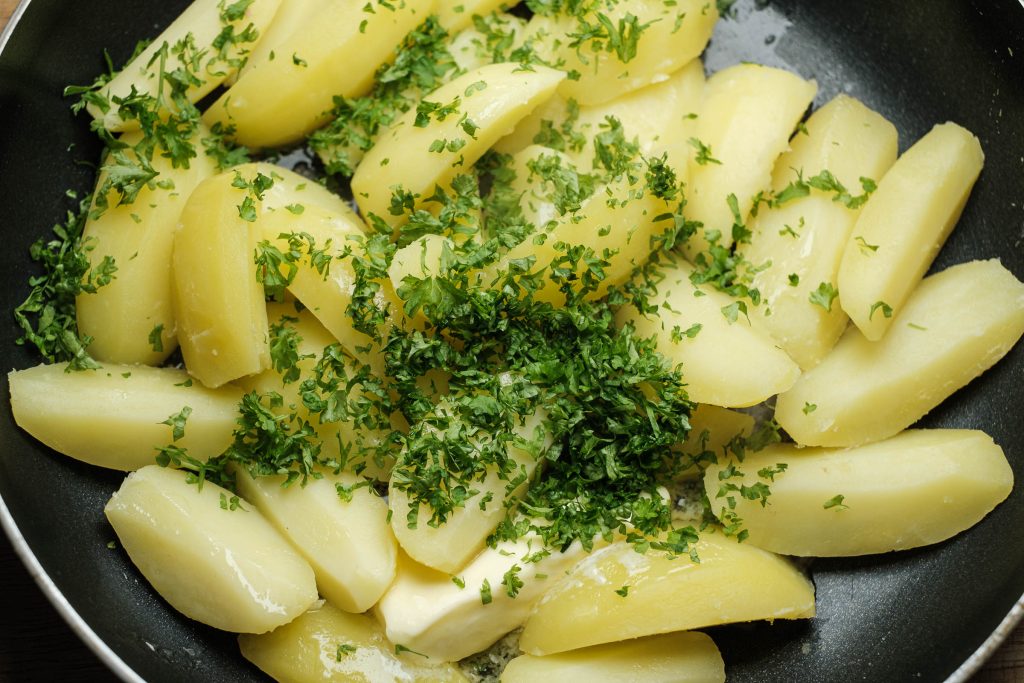 Butter potatoes with parsley