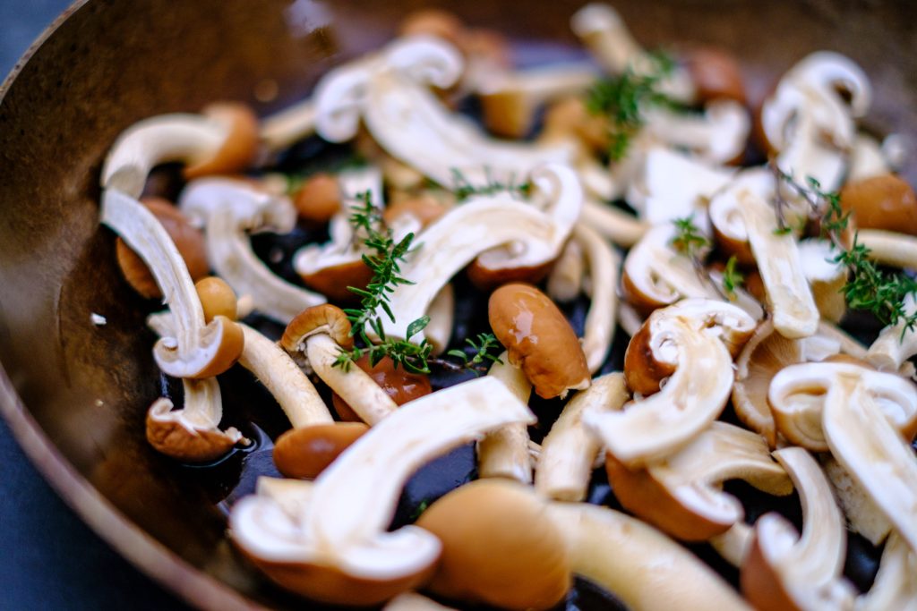 Mushrooms with thyme
