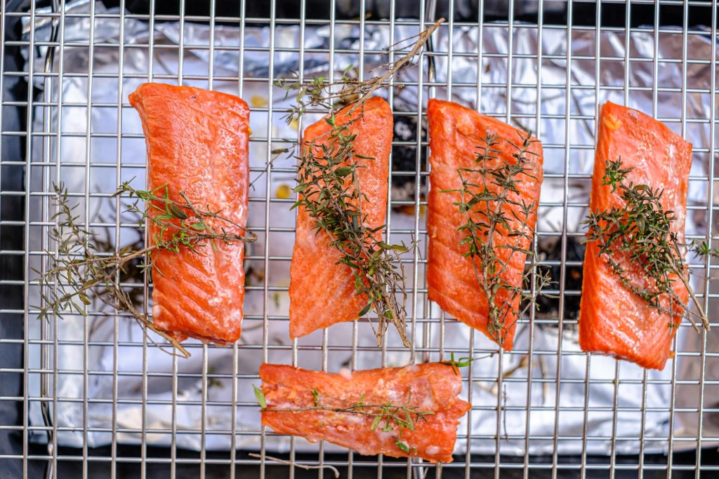 Salmon smoked with thyme