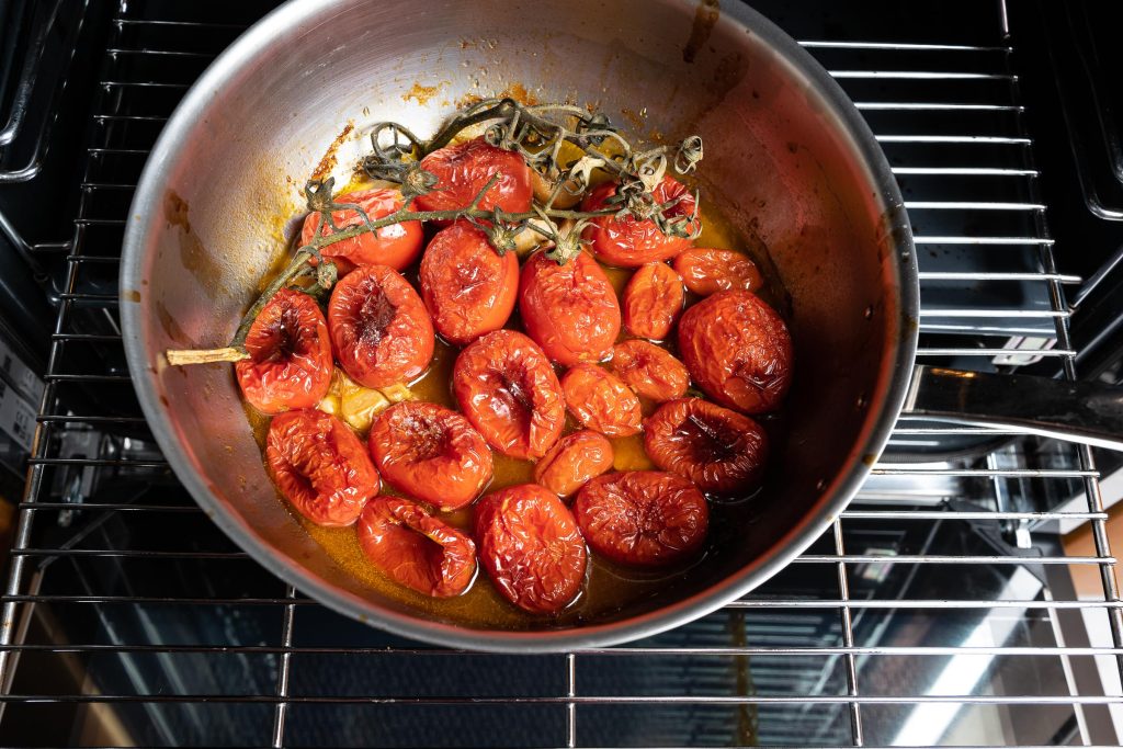 Braised tomatoes in the oven