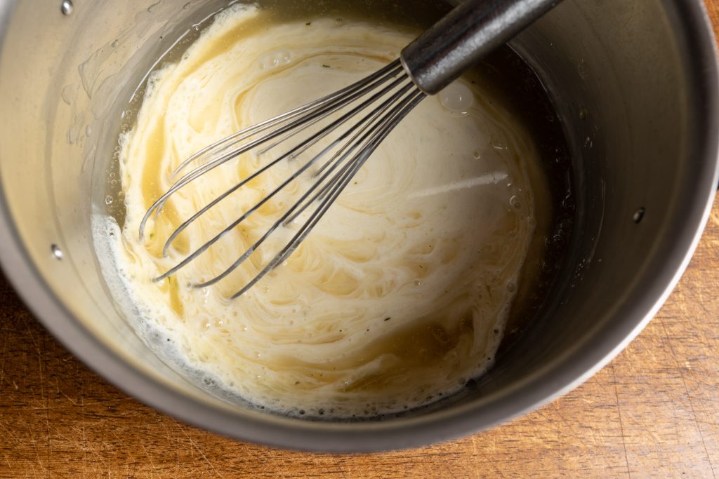 Fond in the pot with cream