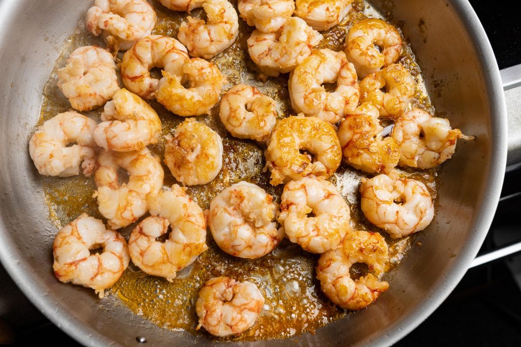Fried shrimp in the pan