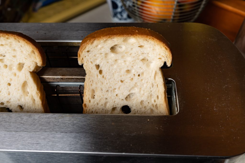 Toast bread in the toaster